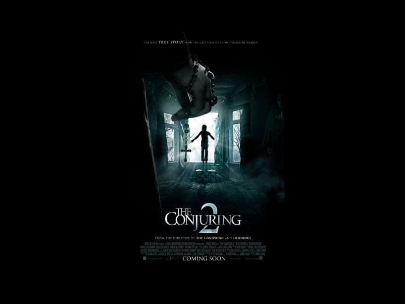 El Conjuro 2 (2016)Tras comprar una casa en Amityville, Ed y Lorrane ayudan a una familia que en 1976 fue atacada en esa misma zona.Una año despu[es, empiezan con el caso Enfield, mismo en el que derrotan a la Monja Valak; en esta cinta presentan al Hombre Torcido, mismo que tendrá su propio Spin-off en el Universo Warren.