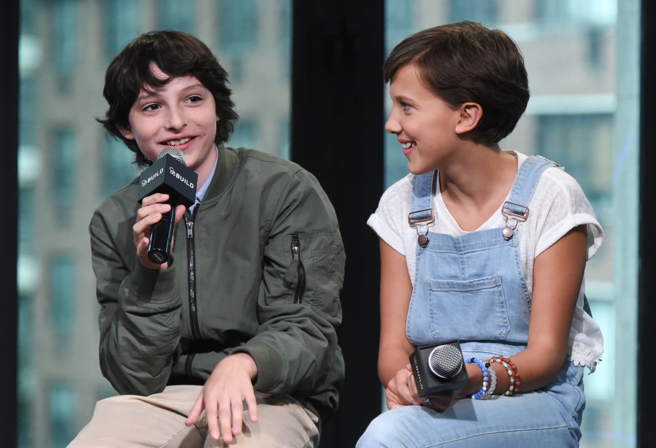 Millie Bobby Brown confesó que Finn Wolfhard, quien interpreta a Mike, fue su primer beso.