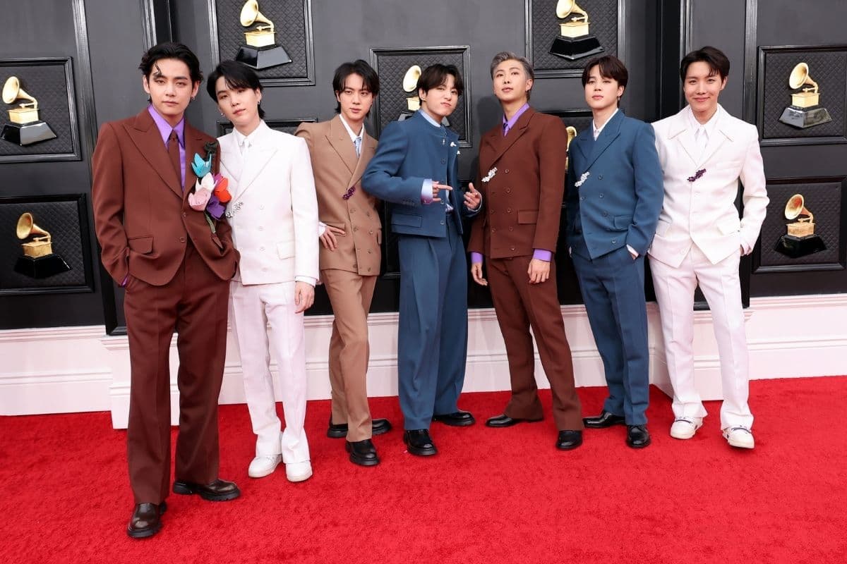 BTS llegó a la alfombra roja de los Grammy