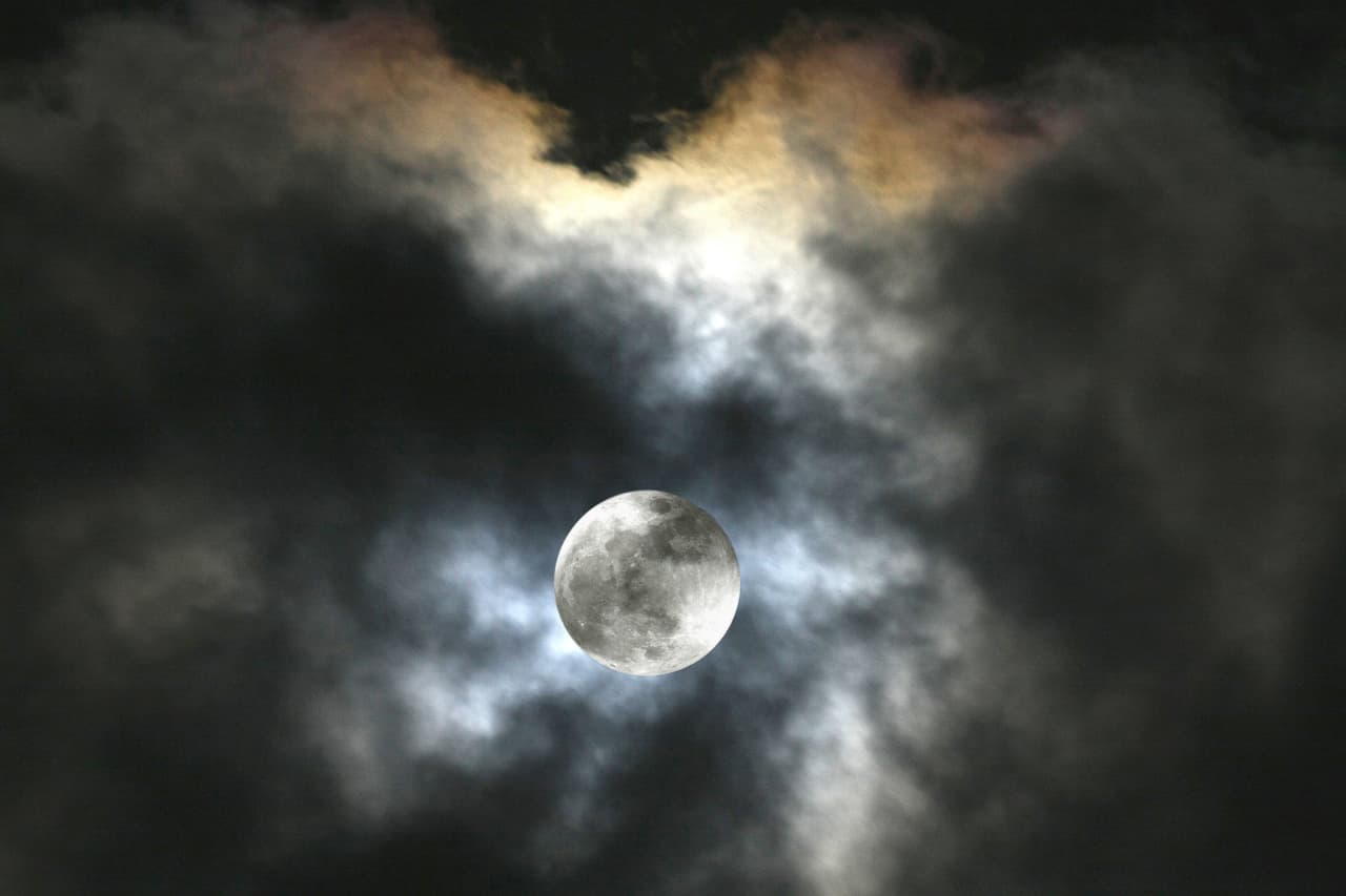 Night Sky With Full Moon. (Photo by: A&G Reporter/AGF/Universal Images Group via Getty Images)