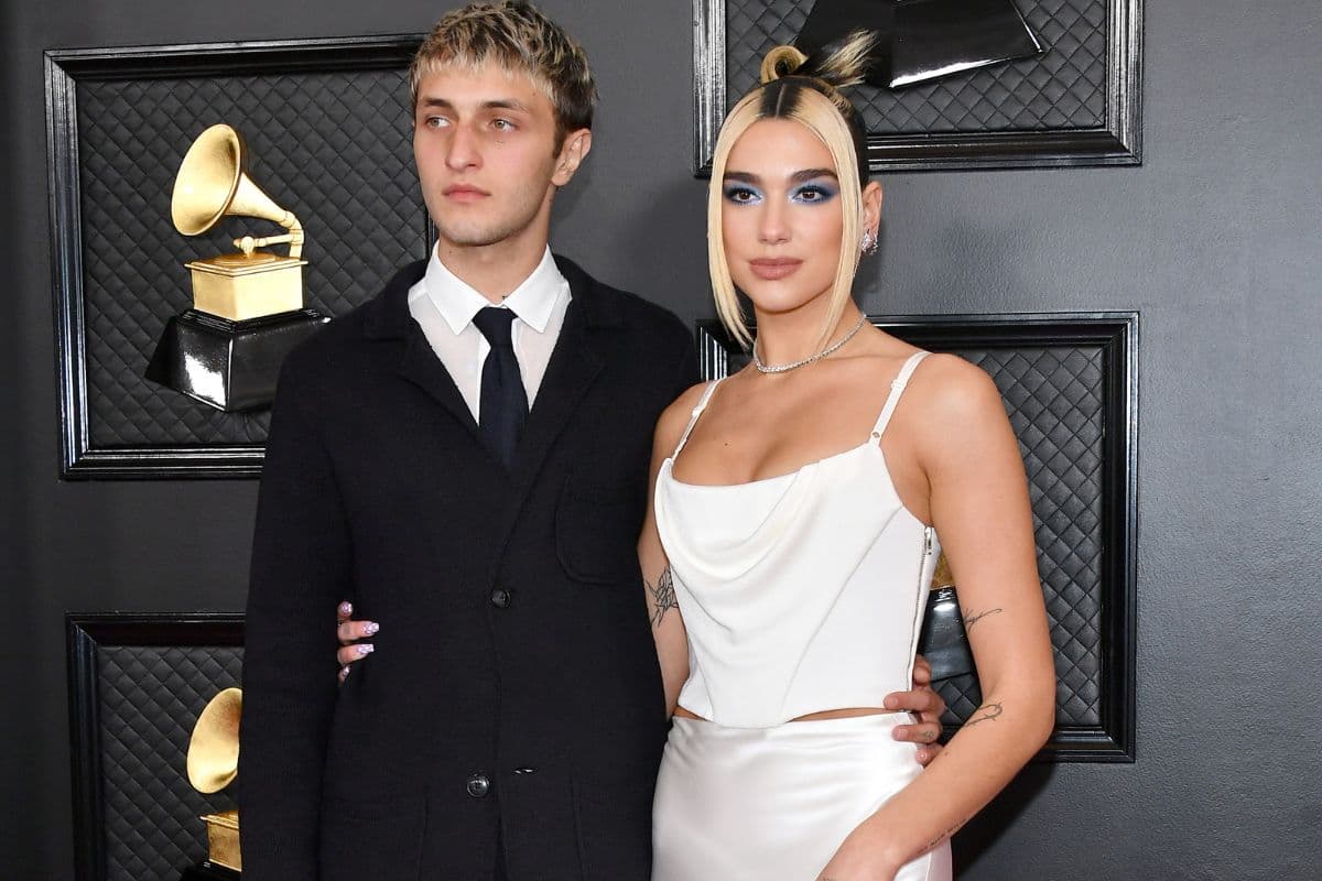 Dua Lipa y Anwar Hadid en los Grammy 2020