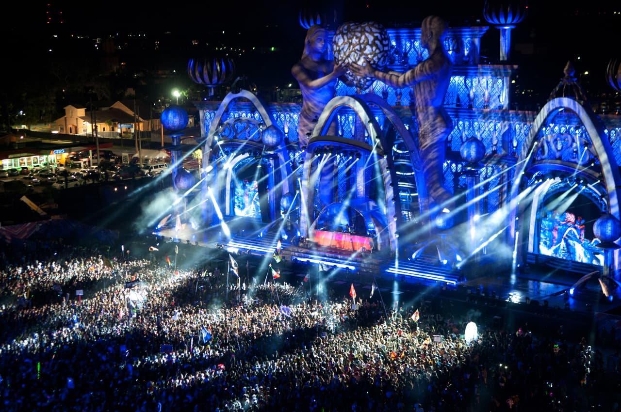 General atmosphere at the Electric Daisy Carnival (EDC) on November 10, 2018 at Tinker Field in Orlando, Florida. The two day electronic music festival has been held annually in Orlando since 2011. The flagship event in Las Vegas, Nevada is the world's largest electronic music festival. (Photo by Paul Hennessy/NurPhoto via Getty Images)