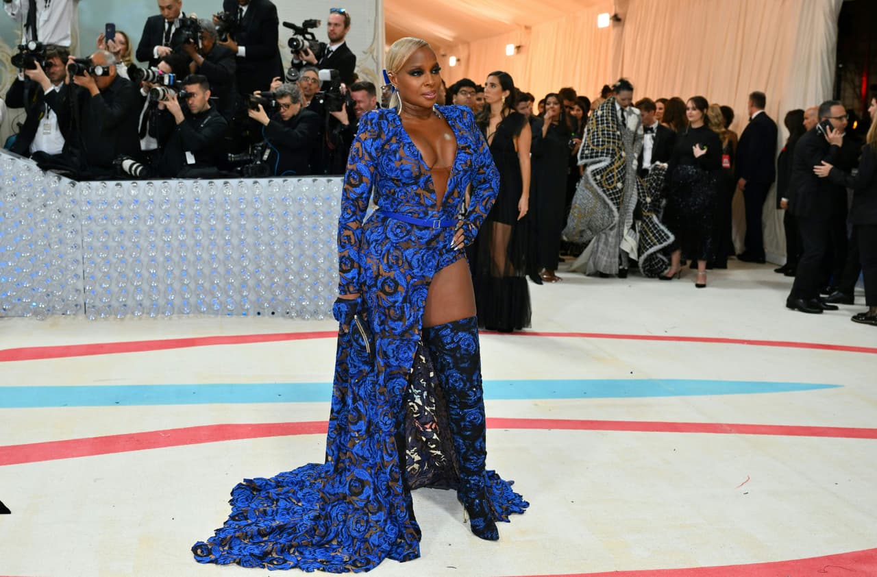 US singer-songwriter Mary J. Blige arrives for the 2023 Met Gala at the Metropolitan Museum of Art on May 1, 2023, in New York. - The Gala raises money for the Metropolitan Museum of Art's Costume Institute. The Gala's 2023 theme is "Karl Lagerfeld: A Line of Beauty." (Photo by Angela WEISS / AFP) (Photo by ANGELA WEISS/AFP via Getty Images)