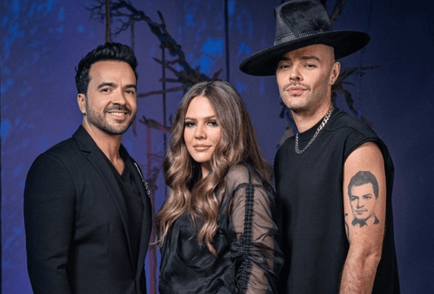 En octubre, los hermanos Huerta colaboraron con Luis Fonsi para grabar "Tanto", tema que sirve como un adelanto de lo que sonará en su nuevo material. La canción es la balada romántica perfecta para dedicársela a aquella persona especial.