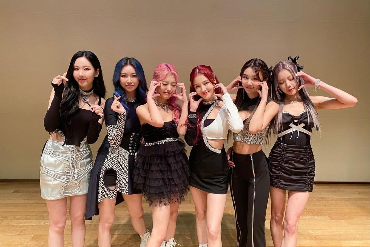 MOMOLAND