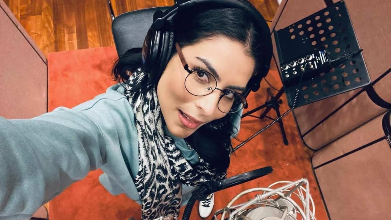 Muy a la ‘La Rosa de Guadalupe’, María León responde a quienes le piden dejar de subir videos haciendo pole dance