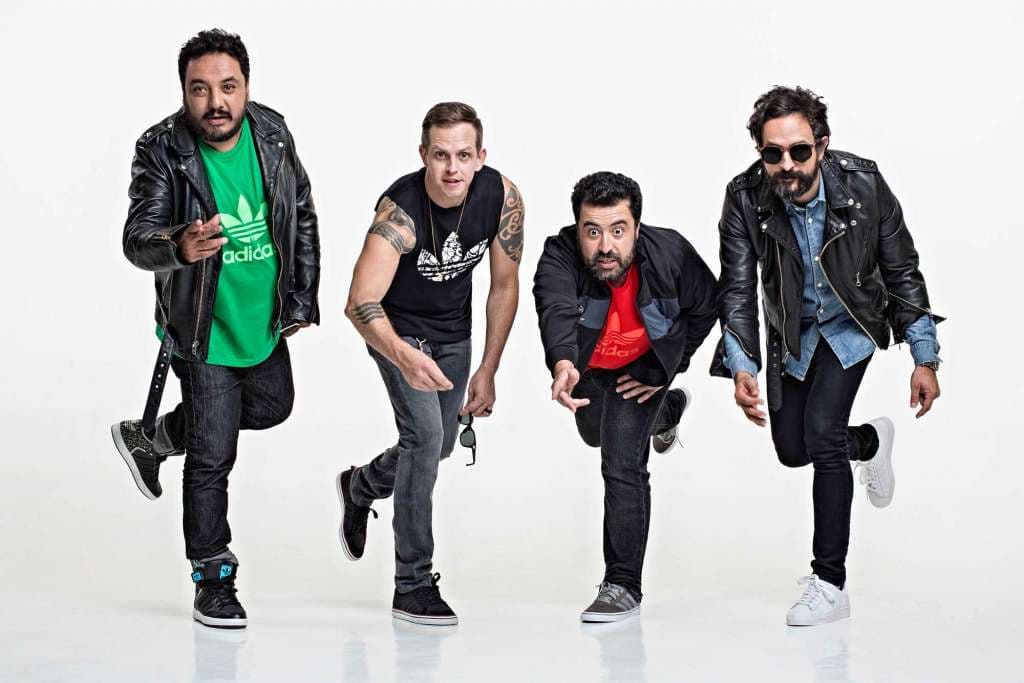 “Con Todo Respeto” fue el cuarto álbum con el que Molotov homenajeó a diferentes bandas, entre ellas, The Misfits con “Marciano”, versión en español de “I Turned Into a Martian”.