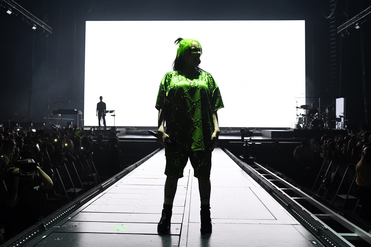 Billie Eilish es una de los personajes públicos actuales más importante que se han pronunciado en contra del 
<i>body shaming</i> y, por primera vez, confesó qué sintió con los comentarios que se generaron luego de que publicara una serie de imágenes en traje de baño mientras disfrutaba de sus vacaciones en la playa.
<br>