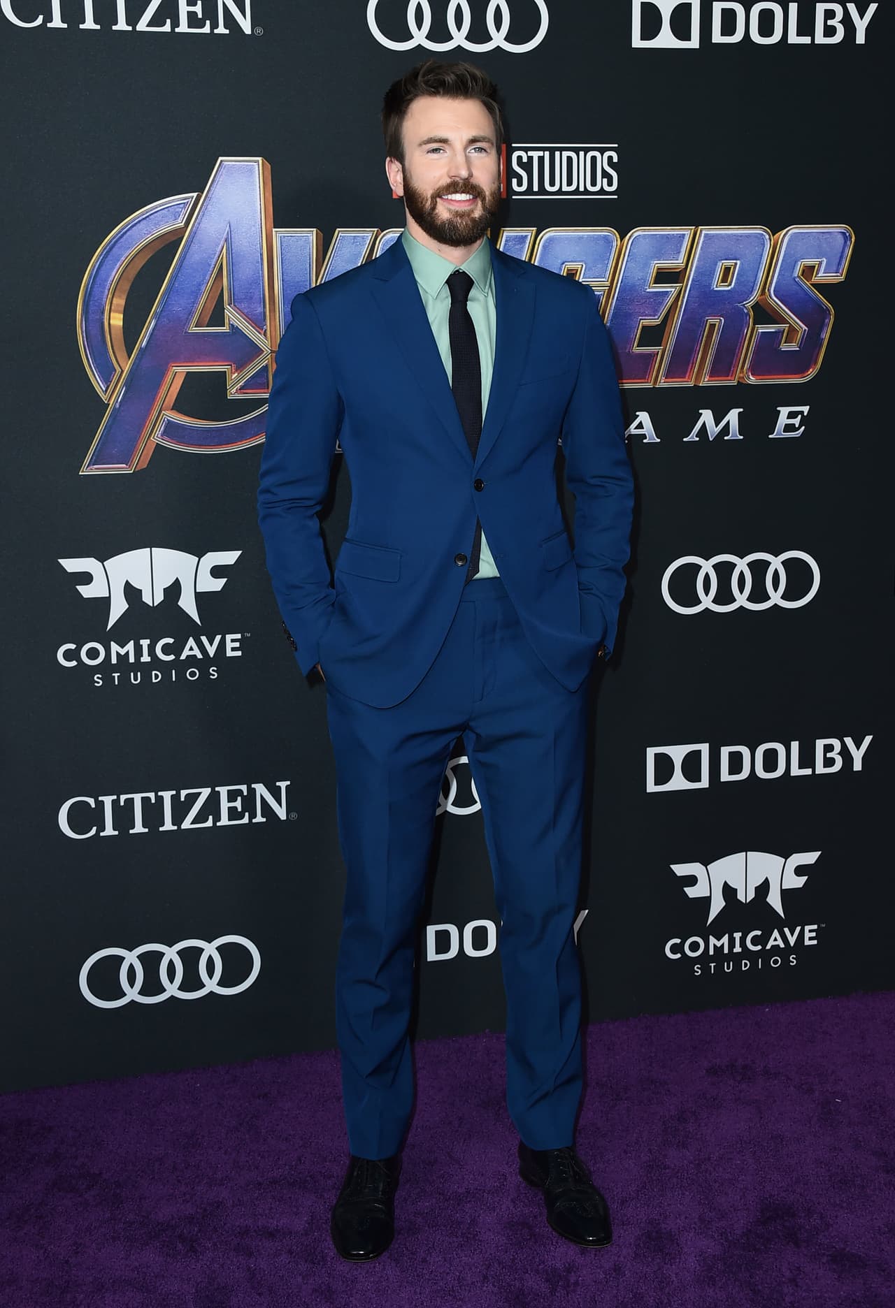 Chris Evans, encargado de dar vida al 'Capitán América', lució más galán que nunca en el último estreno de 'Avengers'.