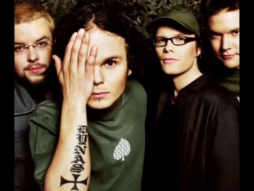 The Rasmus llegó a nuestras vidas con canciones como “In The Shadows”, tema que forma parte del disco “Dead Letters” de 2003. Desde entonces, se convirtieron en una de las bandas de rock finlandés más exitosas.