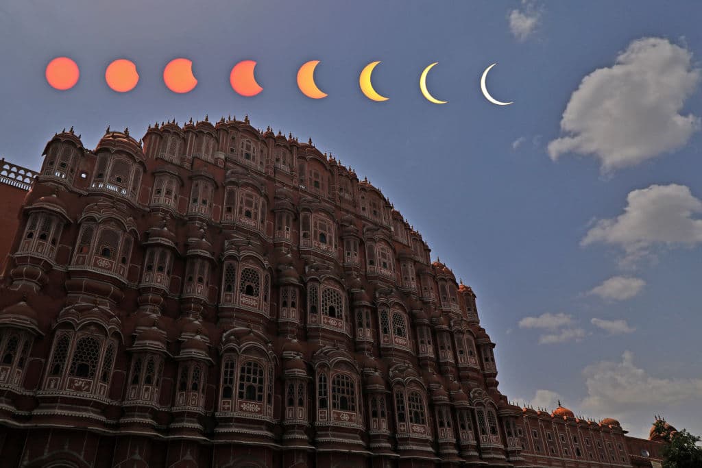Jaipur, India.
<br>
<br>Algunos fotógrafos fueron capaces de captar el movimiento y cambio con un mismo fondo.