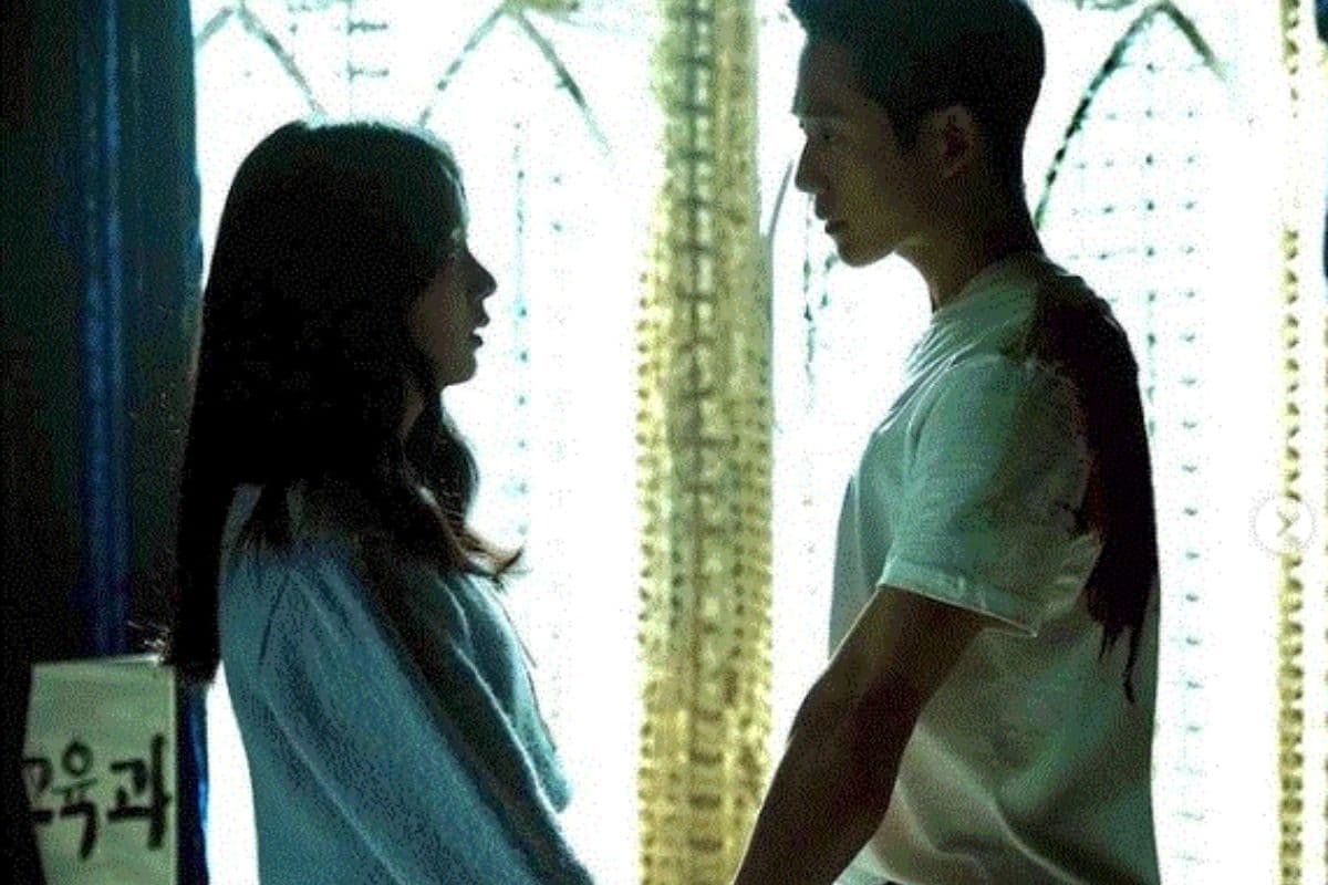 Jisoo es Eun Young Ro y Hung Jae In interpreta a Im Soo Ho