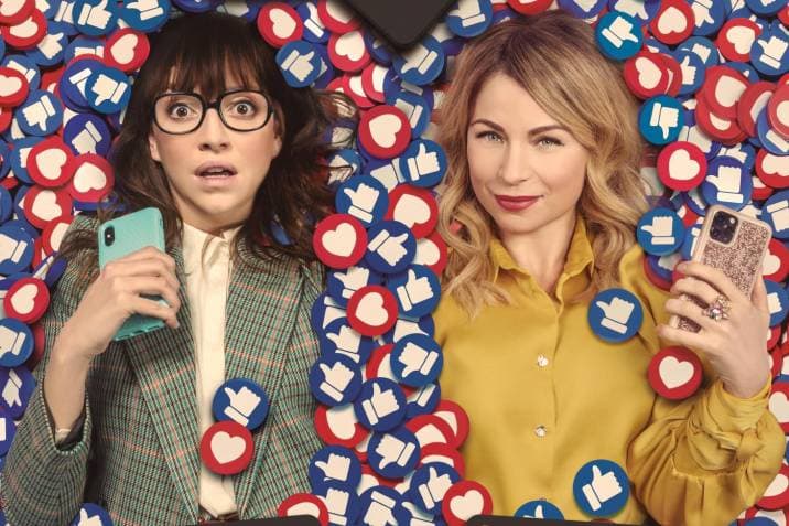 'Guerra de Likes' es una comedia protagonizada por Ludwika Paleta y Regina Blandón, donde sus personajes viven una auténtica guerra de popularidad en redes sociales; está disponible en Prime Video.