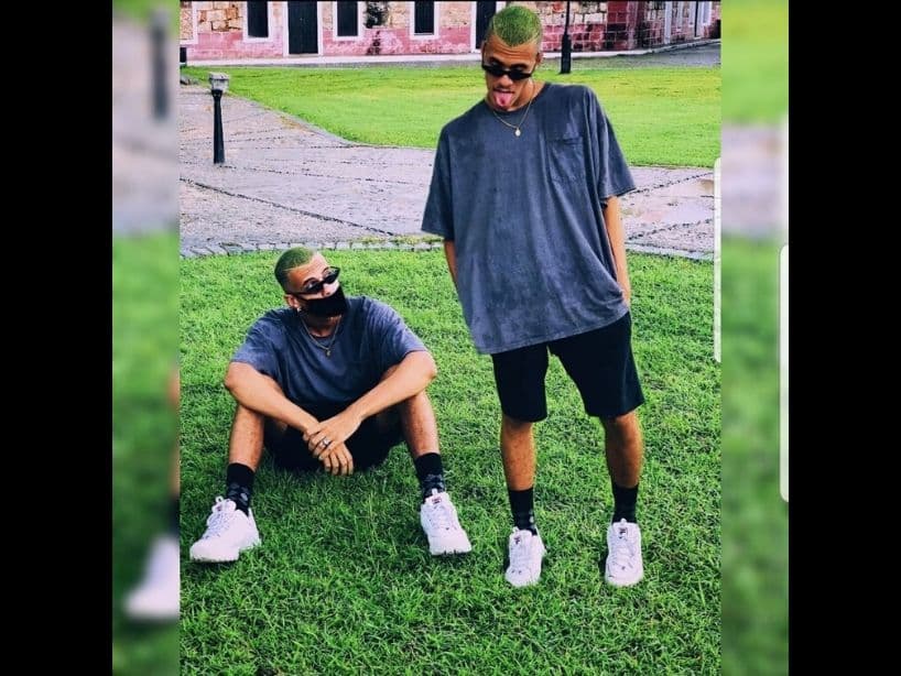 Además, como si la apariencia viniera con el talento, ha colaborado con el violinista cubano que impresionó a Daddy Yankee, Zamir Muñoz Hernández, con su versión de “Que tire pa’ lante”.