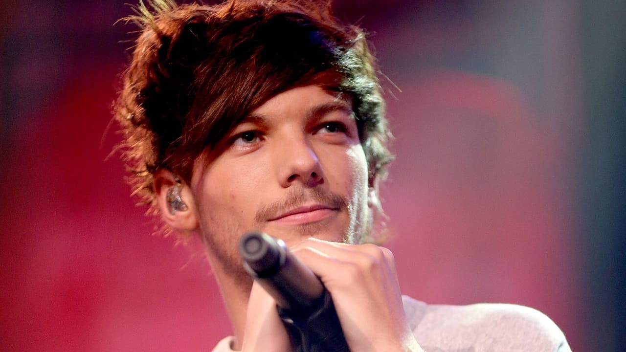 ¡Es encantador! Louis Tomlinson convive con fans en firma de autógrafos