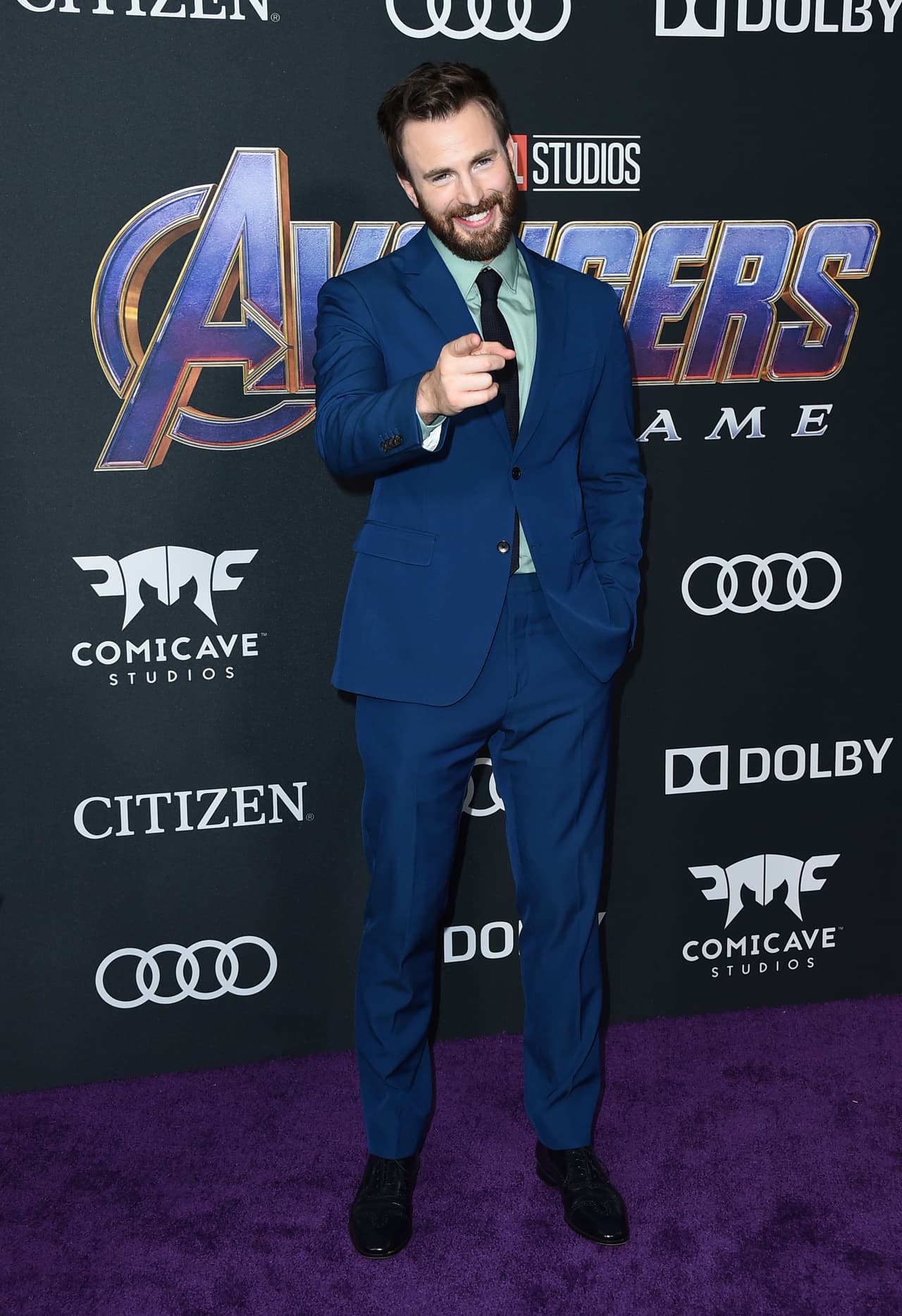El hermano de Chris Evans y hasta ‘Hulk’ le enviaron divertidos mensajes por su foto viral