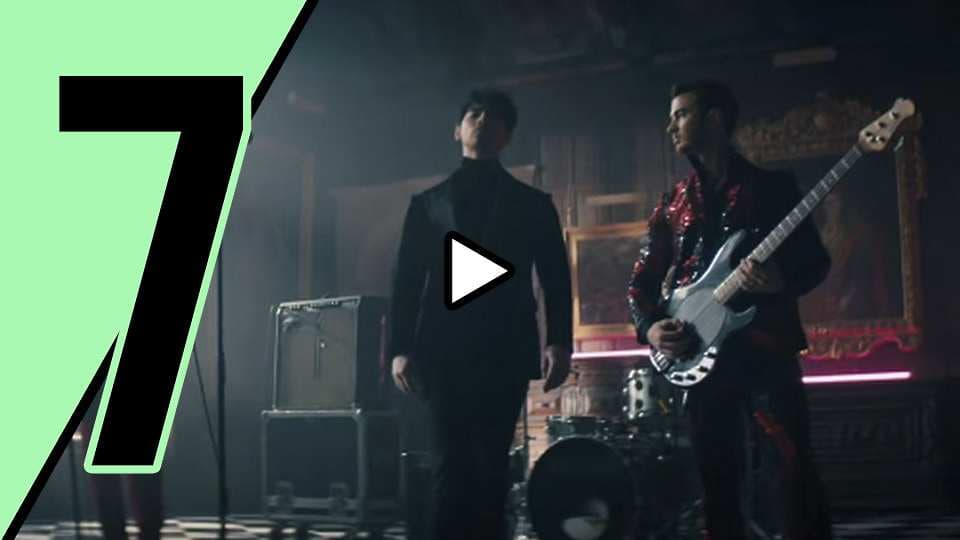 Jonas Brothers – ‘Sucker’