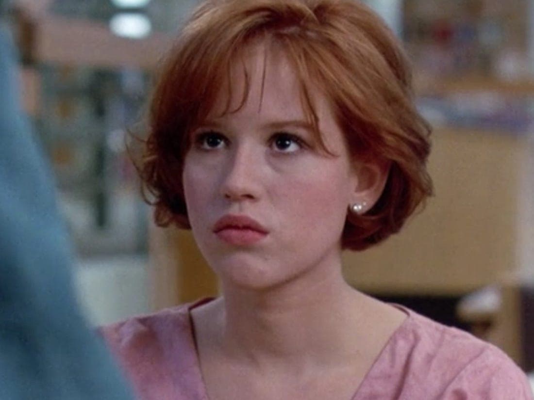Puede que la recuerdes por cintas como 'El club de los cinco', 'Sixteen Candles' o ' 
<i>Pretty in Pink'.</i>