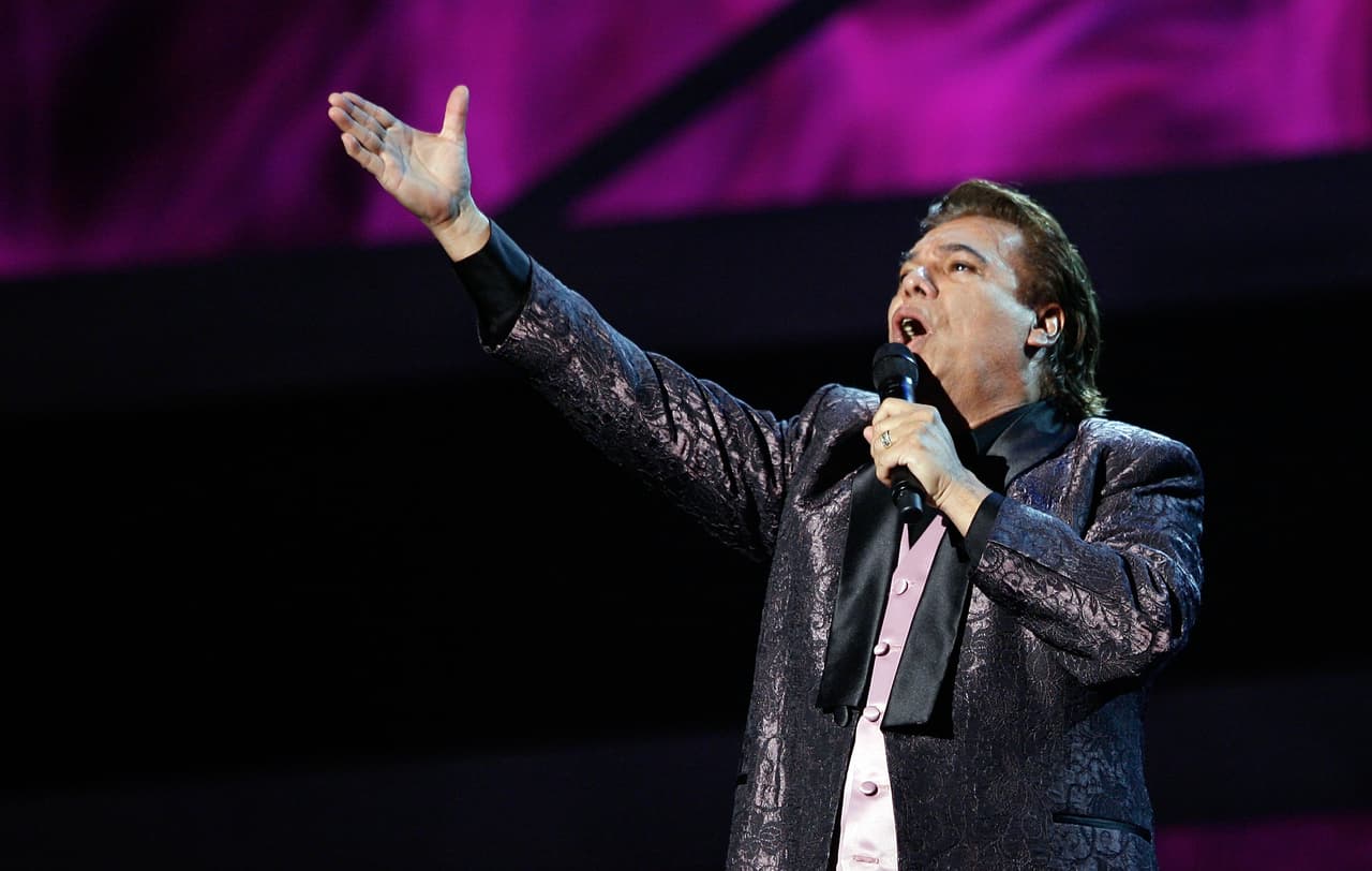 LAS VEGAS - NOVEMBER 05: Juan Gabriel performs onstage at the 10th Annual Latin Grammy Awards held at Mandalay Bay on November 5, 2009 in Las Vegas, Nevada. (Photo by Michael Tran/FilmMagic)