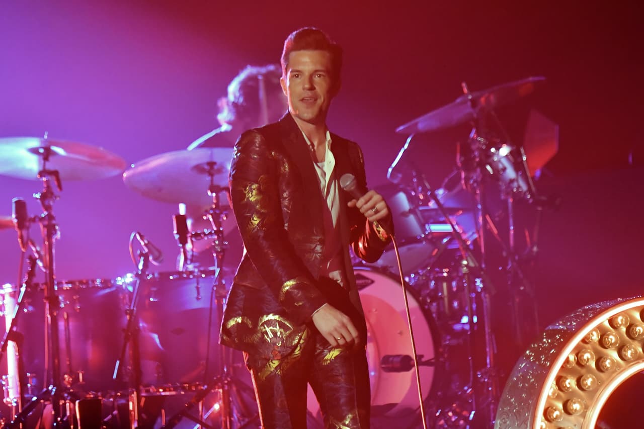LONDON, ENGLAND - NOVEMBER 12: Brandon Flowers of The Killers performs on stage during the MTV EMAs 2017 held at The SSE Arena, Wembley on November 12, 2017 in London, England. (Photo by Jeff Kravitz/FilmMagic)