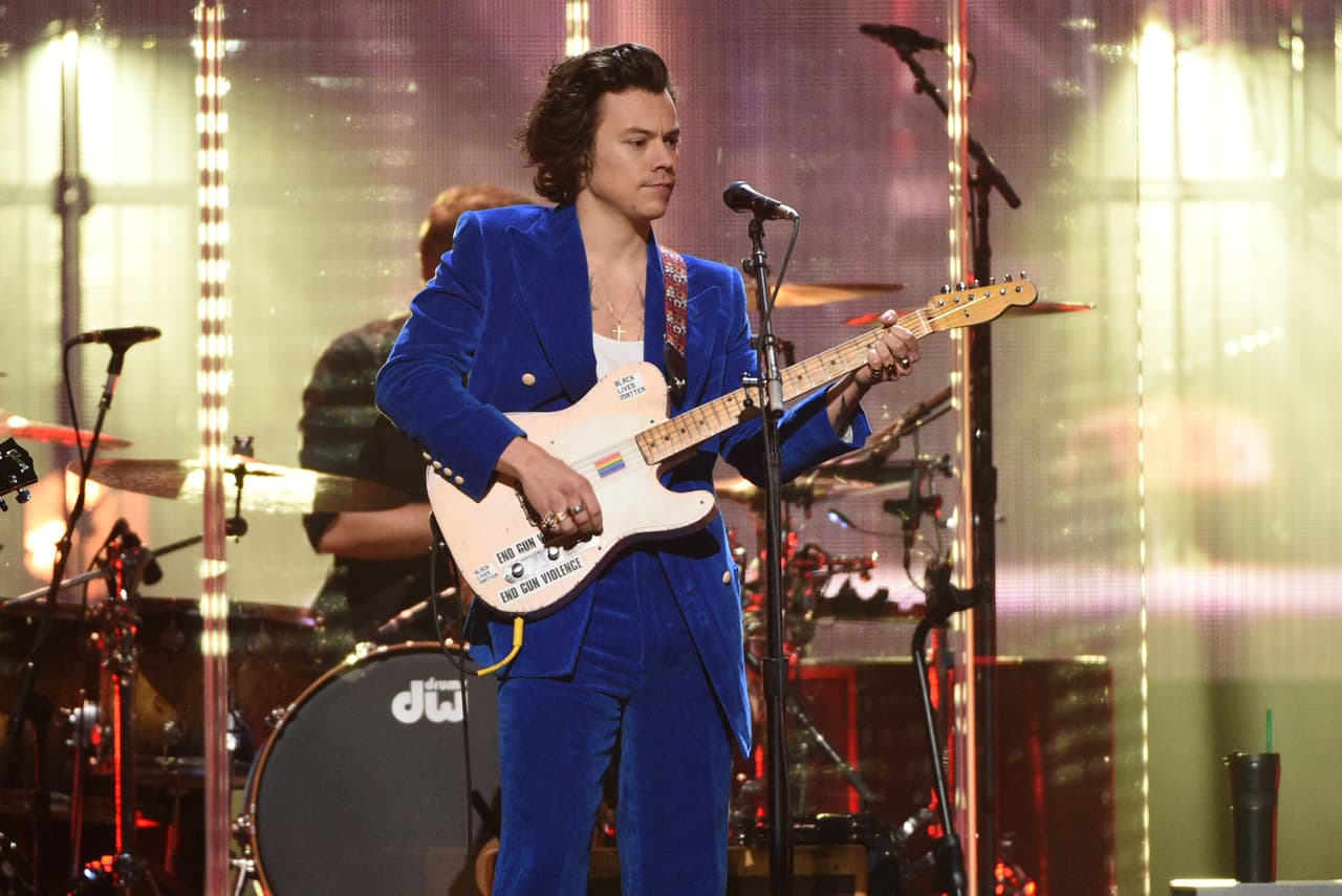 Harry Styles performs at the Rock & Roll Hall of Fame induction ceremony at the Barclays Center on Friday, March 29, 2019, in New York. (Photo by Evan Agostini/Invision/AP)
