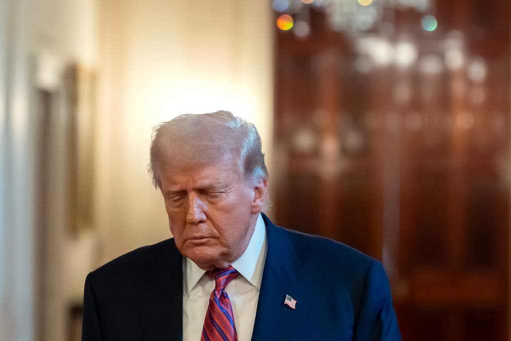 Demanda contra Wall Street Journal sigue el patrón de Trump contra los medios