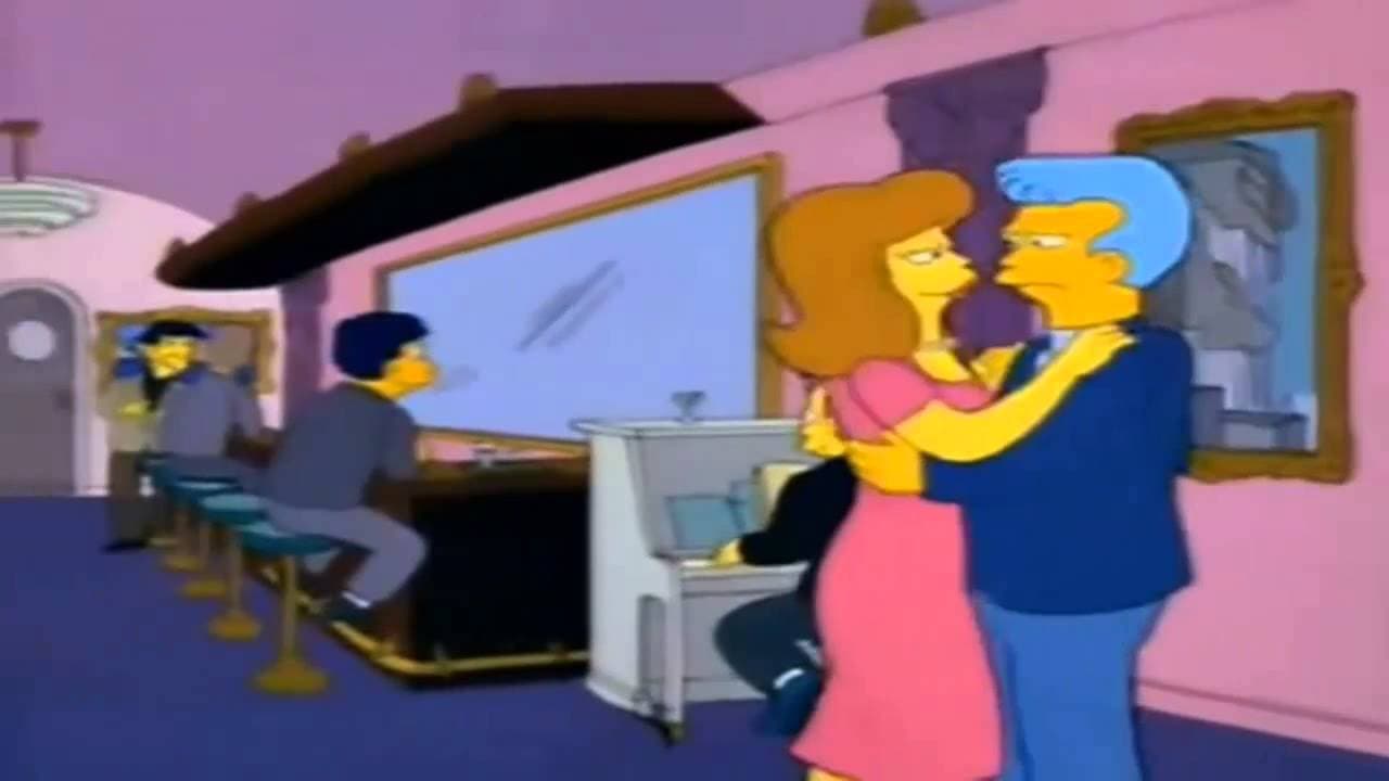 El 21 de septiembre de 1997 se transmitió el episodio "Nueva York vs Homero". En éste, se hace referencia a la caída de las Torres Gemelas, cuatro años de que le terrible hecho sucediera.
<br>
<br>Además, en el episodio de "Monorriel de Sprignfield" se ve un cuadro con los edificios en llamas y un avión que va directa a ellos.
<br>