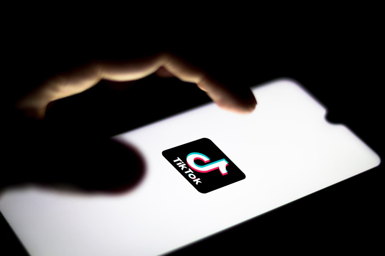 BRAZIL - 2020/06/19: In this photo illustration the TikTok logo seen displayed on a smartphone. (Photo Illustration by Rafael Henrique/SOPA Images/LightRocket via Getty Images)
