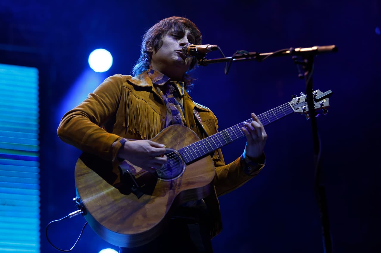 Siddharta subió con su guitarra y tocó "Respiro", su nuevo sencillo. También interpretó "Bacalar", "Loco" y otros temas de su repertorio.