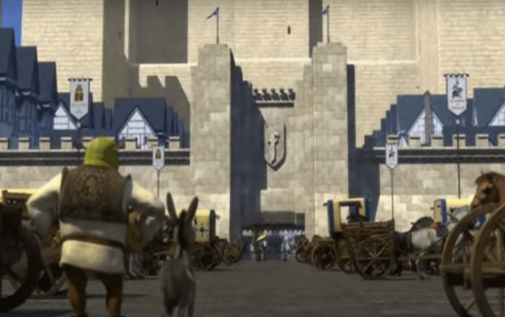 Cuando Shrek y Burro llegan por primera vez al castillo de Lord Farquaad, Burro menciona que es un "gran complejo", a lo que el ogro pregunta entre risas: "¿el tamaño será para compensar algún otro complejo?"