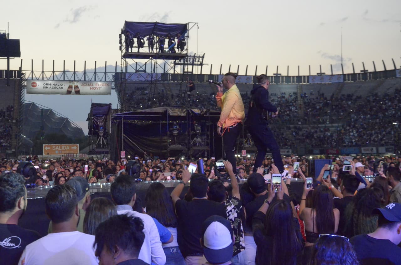 Manuel y Julián Turizo prendieron el Foro Sol con su éxito 'Una Lady Como Tú'