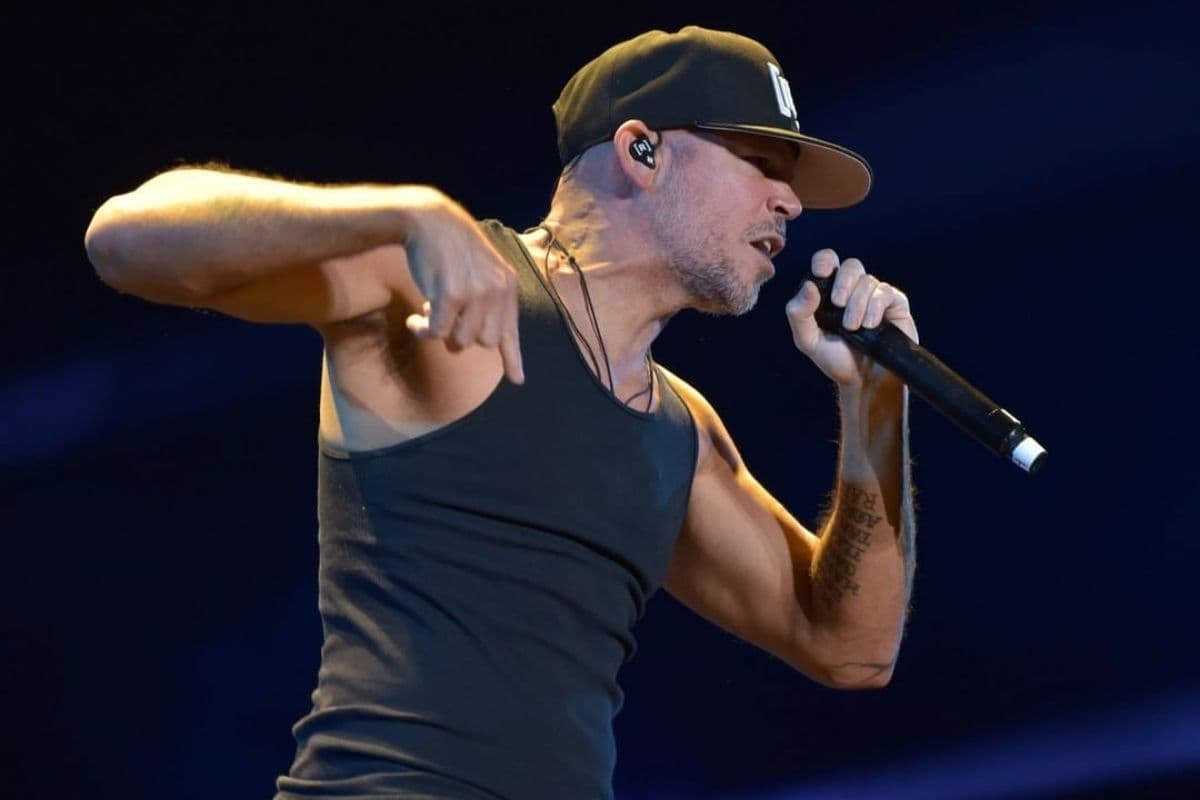 "¡Soy América Latina, un pueblo sin piernas, pero que camina!" Residente entregó un potente show en el festival, lleno de ritmo y sus icónicas letras