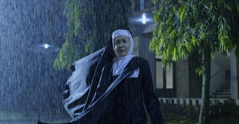 <b>Eerie - Netflix</b>
<br>
<br>Está situada en una escuela católica de mujeres donde una misteriosa muerte de un estudiante poner en riesgo el lugar.