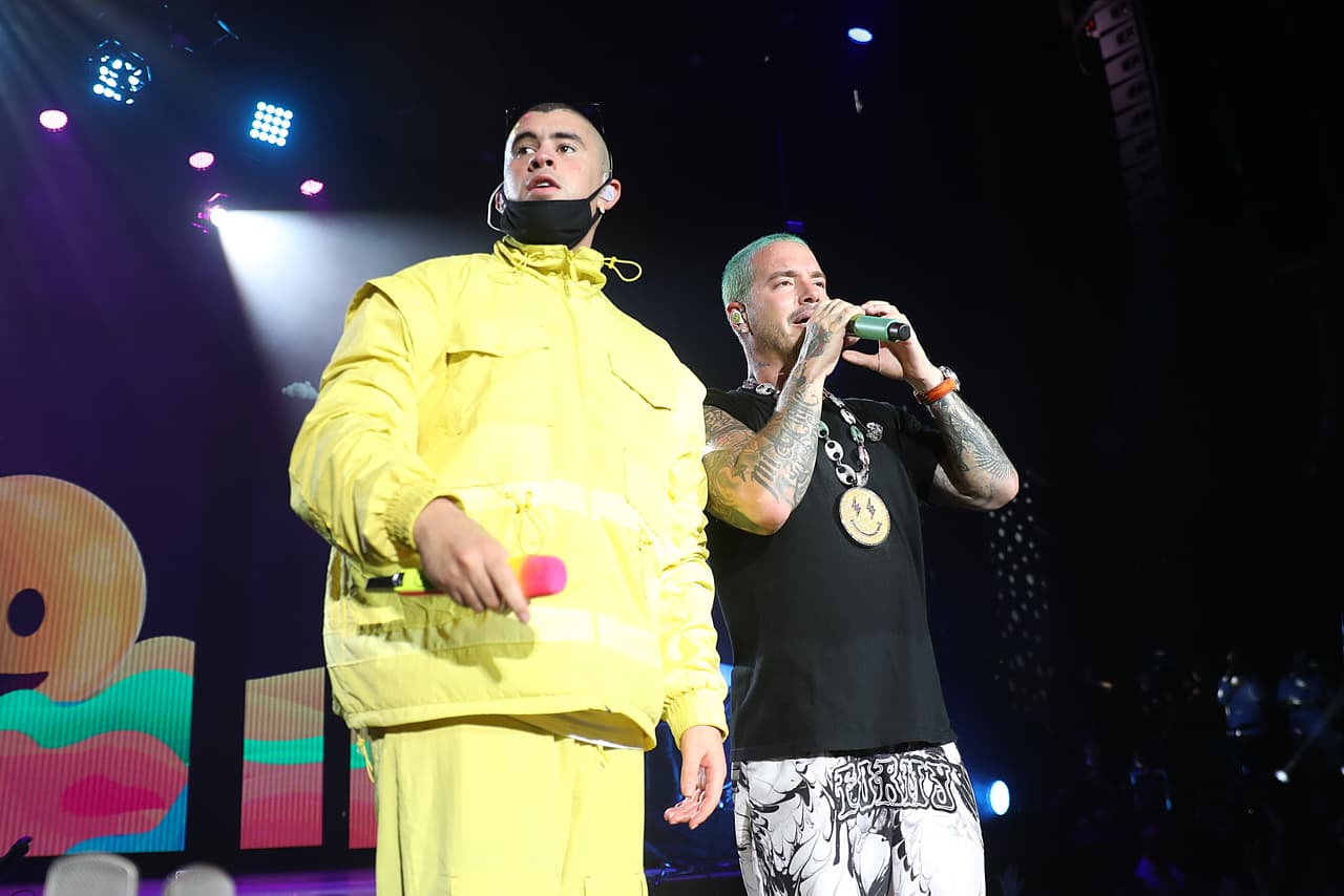 DALLAS, TX - AUGUST 08: Bad Bunny and JBalvin performs on stage during the Uforia Latino Mix Live: Dallas at Dos Equis Pavilion on August 8, 2019 in Dallas, Texas. (Photo by Omar Vega/Getty Images)