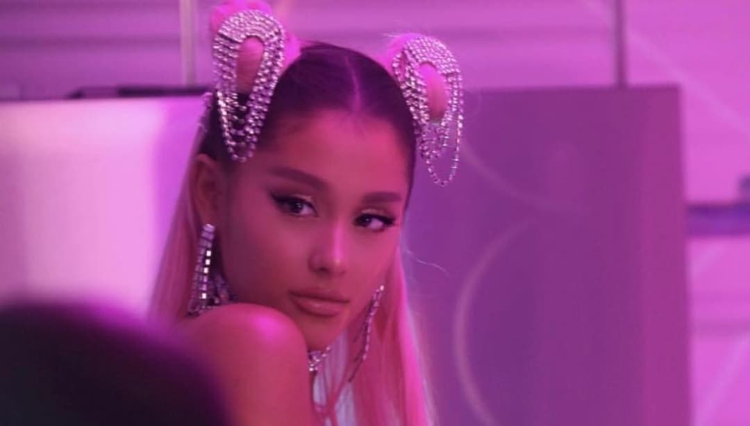Ariana Grande estrenó sencillo