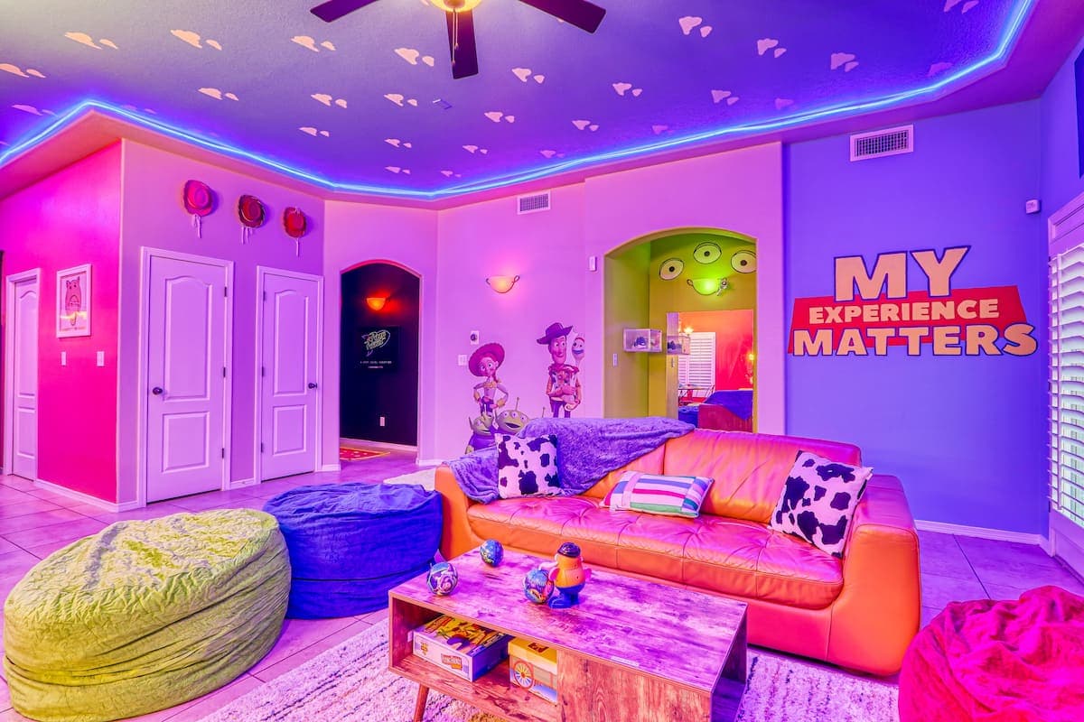 Casa de Toy Story para rentar en Airbnb.