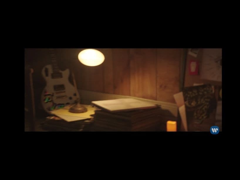 La guitarra de Frank Iero, "Pansy", tuvo un cameo.