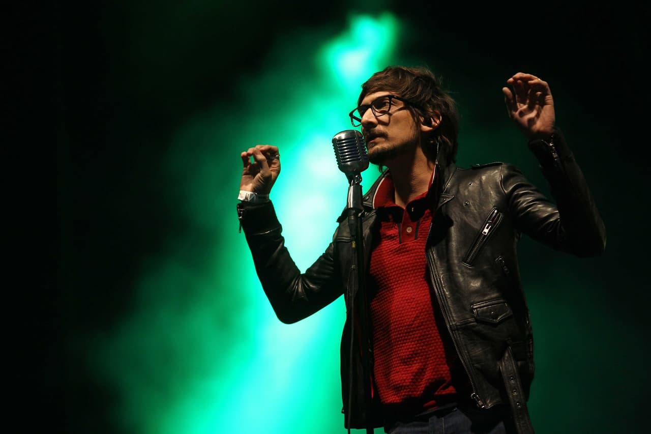 León Larregui, vocalista de Zoé durante el Vive Latino 2012
