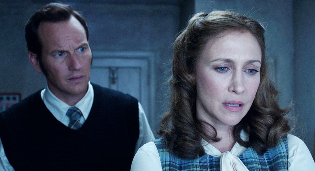 <b>El Conjuro 1 (2013) - Netflix</b>
<br>
<b>El Conjuro 2 (2016) - Netflix</b>
<br>
<br>La pareja Warren se dedida a investigar si los casos de poesesión son legítimos para que la Iglesia pueda relizar un exorcismo. A lo largo de las dos cintas deben de enfrentarse a los demonios más poderosos qeu aterran a dos familias inocentes.
<br>
<br>Están basadas en los casos de Harrisville, Estados Unidos y Enfield, Inglaterra.