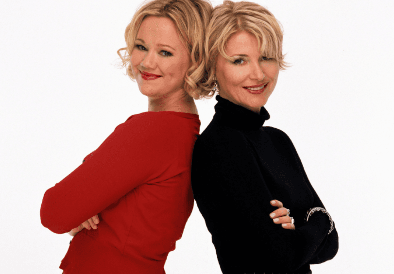Beth Broderick y Caroline Rhea interpretaron a la tía Zelda y Hilda Spellman, respectivamente, en la serie noventera de Sabrina la Bruja Adolescente