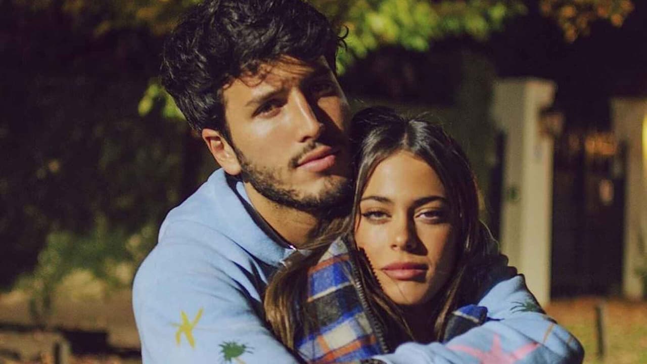 Luego de año y medio de relación, Sebastián Yatra y Tini compartieron que su noviazgo había terminado. "Hola… queríamos contarlas que con Tini decidimos terminar la relación. Vivimos momentos hermosos, pero a veces las cosas no se dan como uno se imagina. Hoy sentimos que esta es la mejor decisión para los dos y siempre quedarán todos los lindos recuerdos en nuestro corazón", dijo el cantante en Twitter el pasado 16 de mayo.