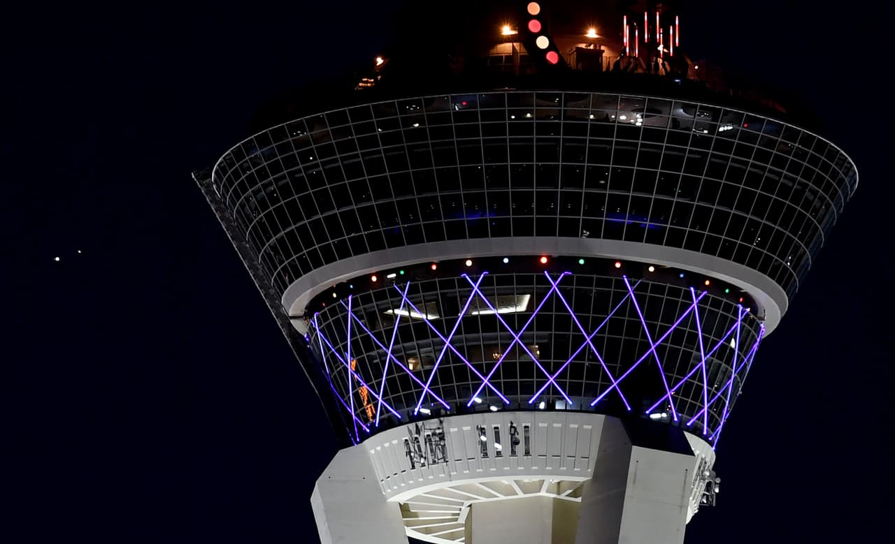 El fenómeno pudo ser observado desde la Ciudad de México, pero también en sitios como Las Vegas, Nevada, en Estados Unidos, donde fue tomada esta imagen de ambos planetas junto al STRAT Hotel, Casino & SkyPod.