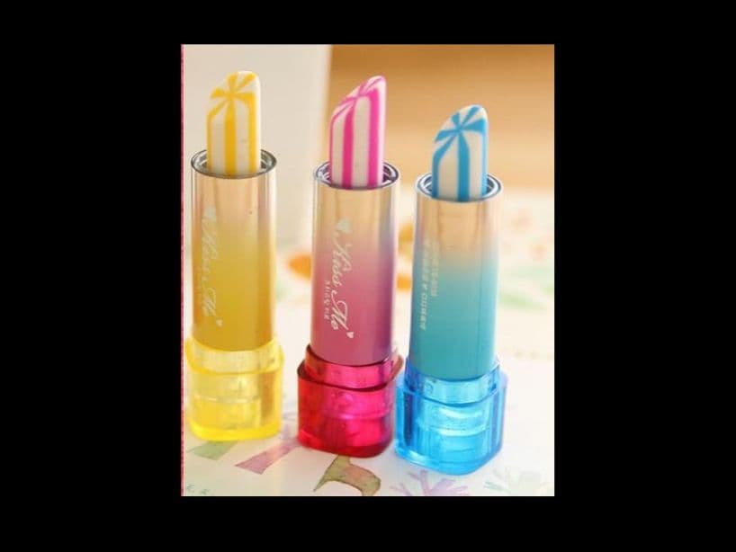 ¿Borrador o lápiz labial? Era difícil de distinguir pero divertido jugar con ellos mientras tu maestra anotaba en el pizarrón.