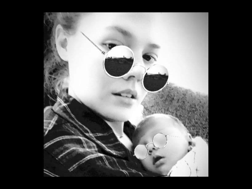 La cantante de Jesse & Joy dio a conocer hace unas semanas que está casada con una mujer, cuya identidad se ha mantenido en el anonimato.