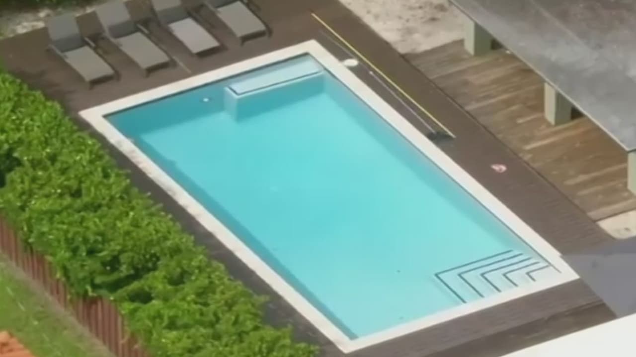 Niña de 4 años hallada flotando en una piscina no murió ahogada, revela autopsia

