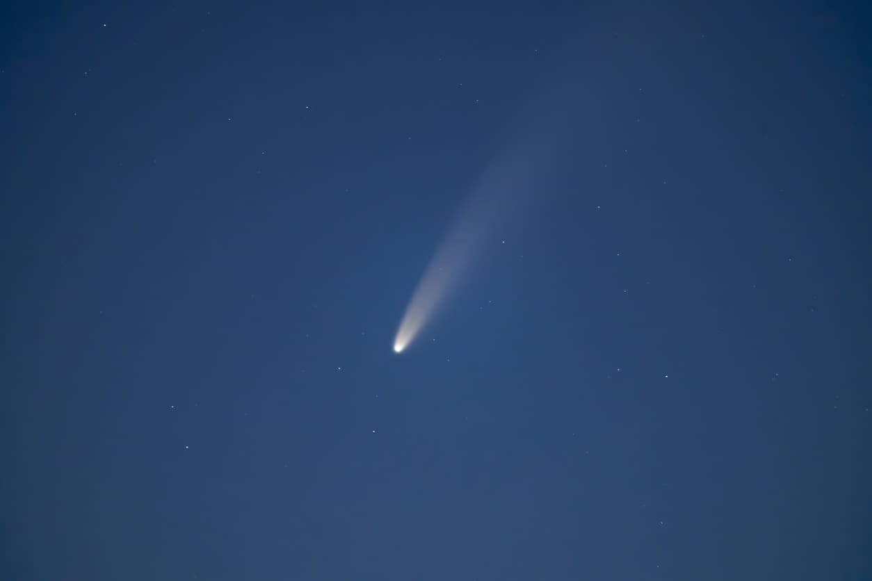 La mejor hora para ver el cometa es durante el atardecer, entre las 19:00 horas y las 20:00 horas.