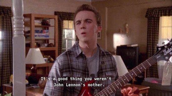 Es honesta con el talento de sus hijos y tiene las mejores respuestas en las discusiones."Si yo hubiese sido la mamá de John Lennon, él aún estaría vivo", cunado quería Malcolm desistiera de su sueño de ser músico.