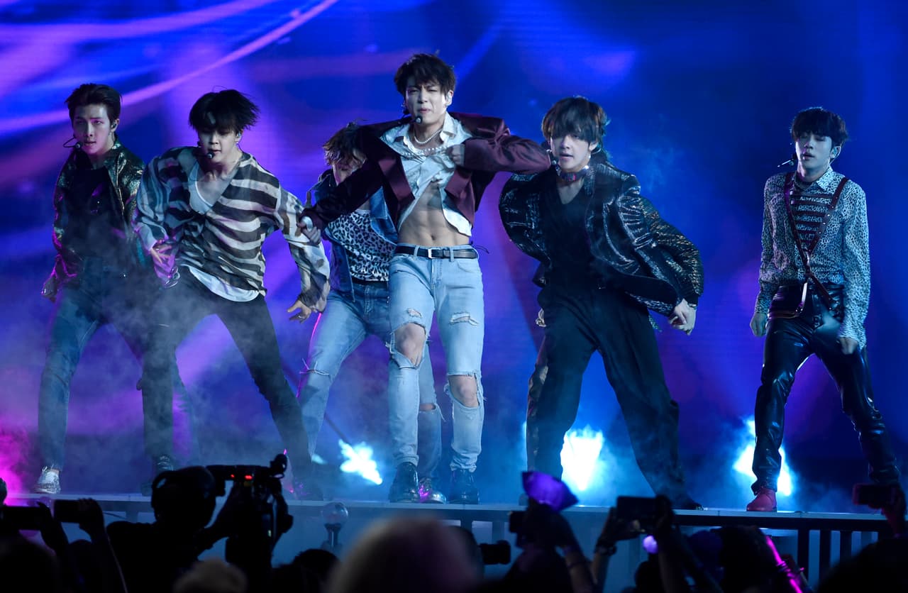 La última gira de BTS ha recorrido diversas partes del mundo, como Estados Unidos, Brasil, Reino Unido, Francia, Japón, Arabia Saudita y Corea del Sur.