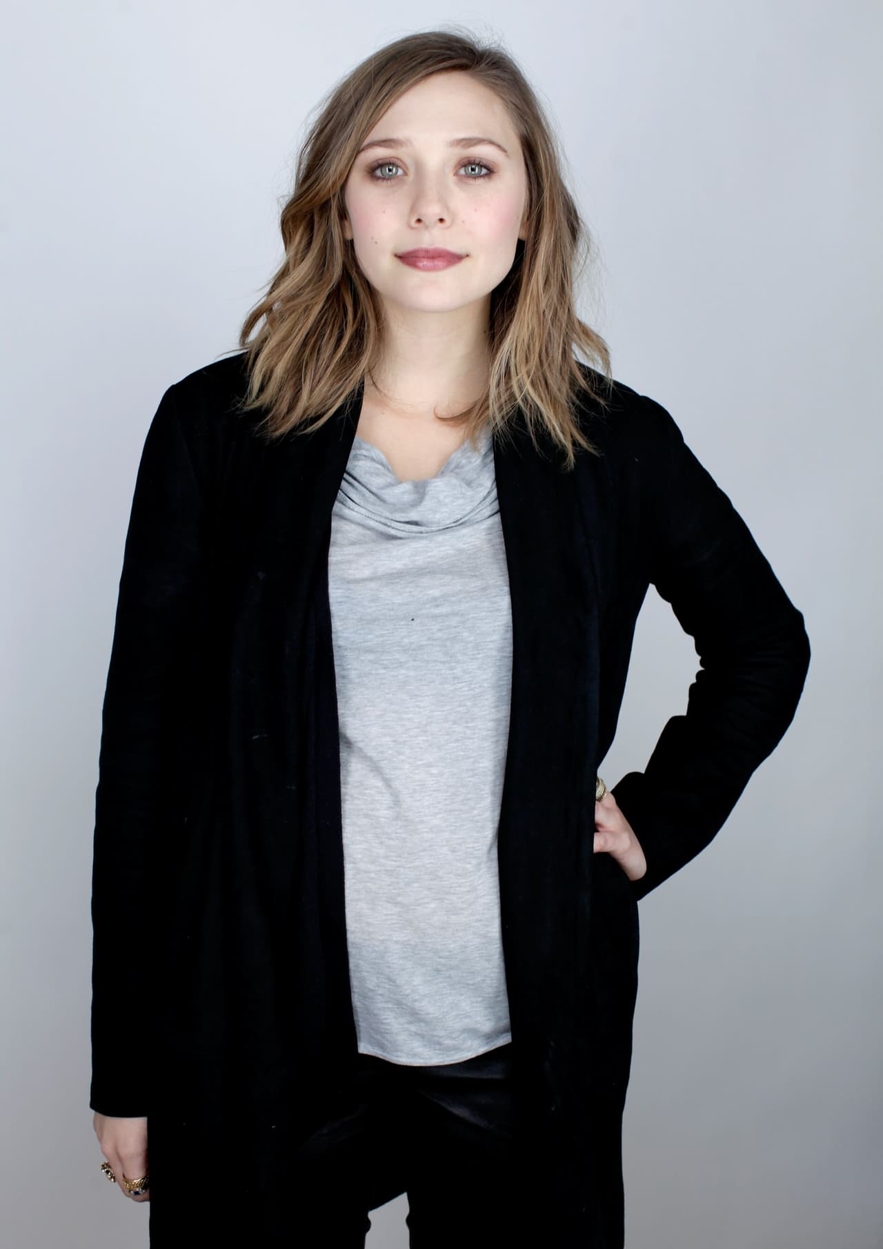 Ese mismo año, apareció en "Silent House", película que se estrenó en el Sundance Film Festival.
