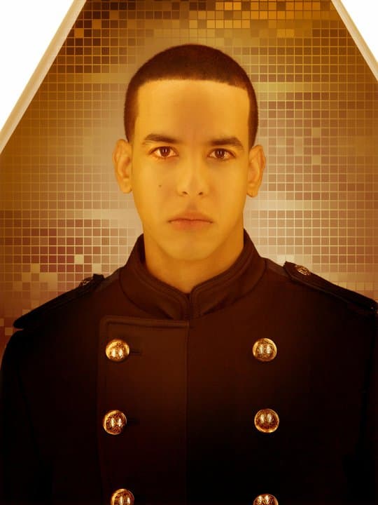 En 2010, Daddy Yankee tenía 33 años de edad y más de 15 de carrera. Para entonces ya era considerado por muchos "El Rey del Reggaetón".